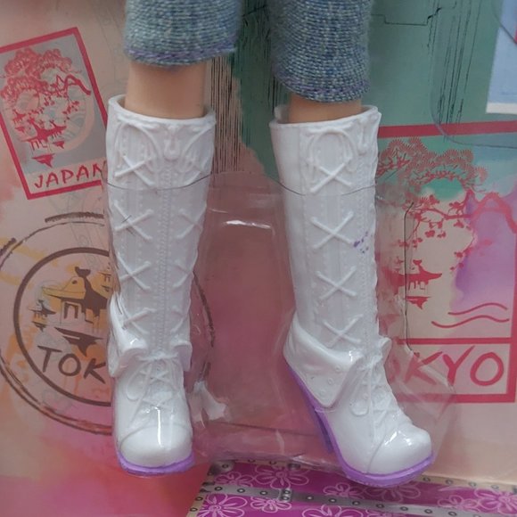 BRATZ STYLIN' IN THE CITY JADE - Picture 5 of 7